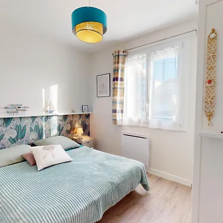 La A Vos Pied Pour 4 Personnes *